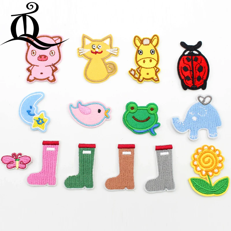 

1pcs Sewing Clothes Gun Patch Iron On Embroidery Patches Hotfix Applique Motifs Sew On cartoon animal pig deer bird Frog dog cat