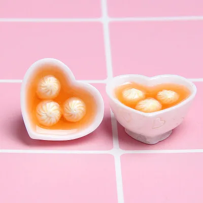 2 шт. каваи мини еда 3D смолы китайский Xiaolongbao пельменей лапша Миниатюрные для кукол аксессуары кухня играть игрушки - Цвет: 13