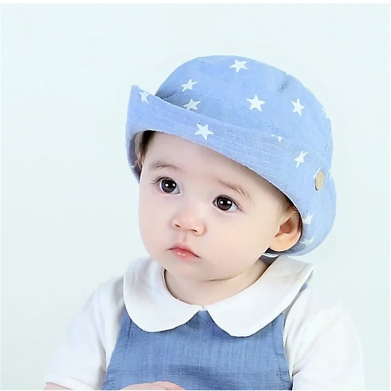 малышка в панамке. летняя шапочка для мальчика. детские летние шапочки для мальчиков. детские головные уборы на лето. детские головные уборы на лето.