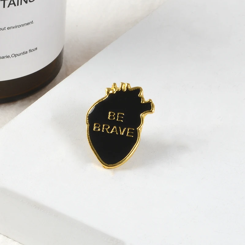 Brave Heart Pin Laepl pin эмалированная брошь-кнопка рюкзак сумка шляпа кожаные куртки аксессуары ювелирные изделия с человеческим сердцем для мужчин и женщин