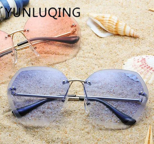 

Super large box with thin round face Sunglasses girl 2019 new style enlarging box side Sunglasses personality face mask 54 54127