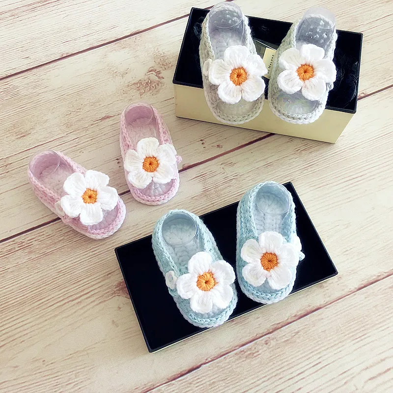 

Baby Summer Big Flower Handwoven New Baby Soft Bottom Shoes, Baby Step Shoes.