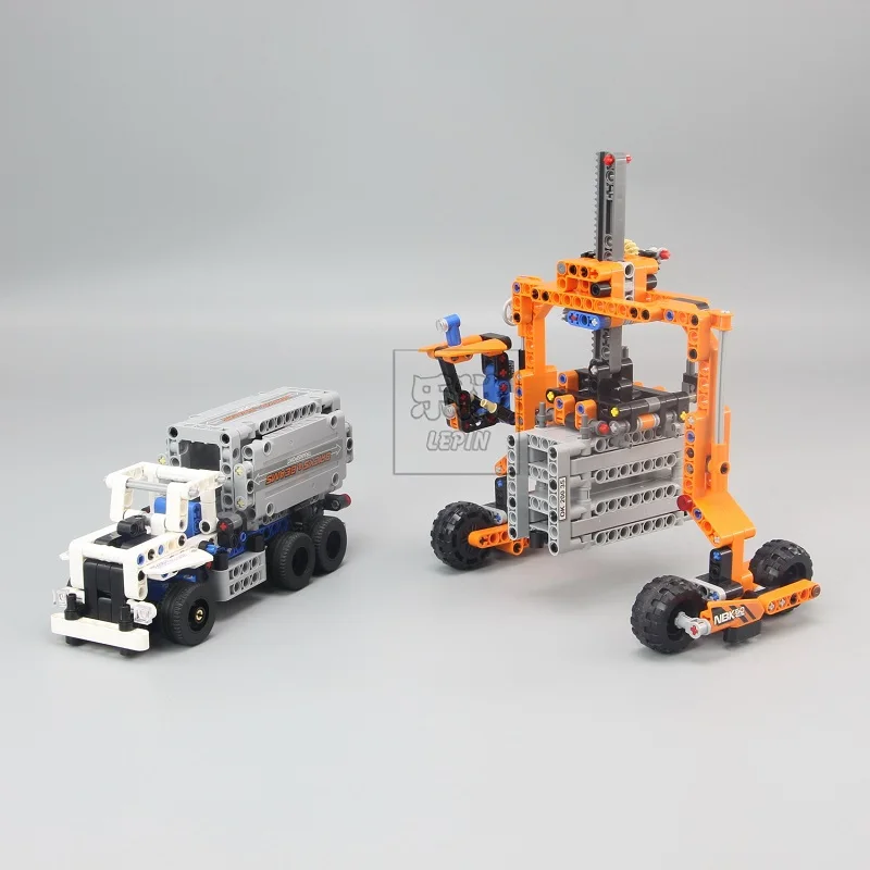 

Lepin 20035 Technic Series the Container Trucks and Loaders Set Model Building Kits Blocks Bricks Children Toy with Lepin