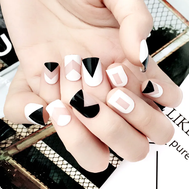 

24Pcs Simple Black White Geometry Fake Nail Press on Nail Black Artificial Nail Tips with Glue Sticker Faux Ongles Unhas Gift