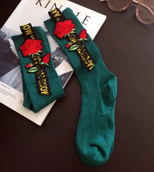Лидер продаж; модные носки в Корейском стиле; женские носки с вышивкой розы; модные хлопковые носки; персонализированные Носки ярких цветов ручной работы - Цвет: Green