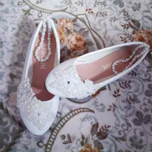 Большие размеры 41, 42, 43 на плоской подошве свадебные туфли женщина слоновой кости жемчуг лодыжки Упругие Бисероплетение группа сладкий невесты свадебный цветок балетки для девочек