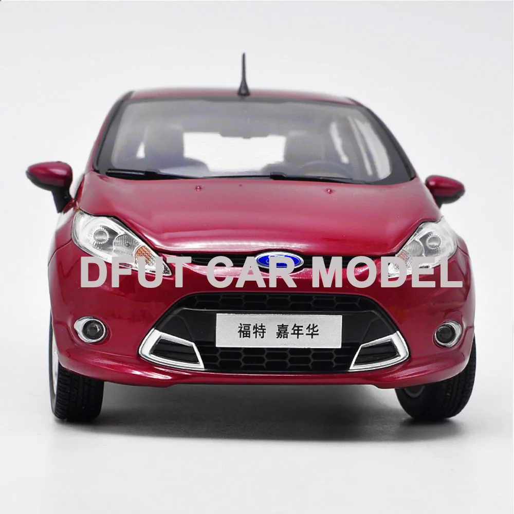 Литая 1:18 Ford New Carnival FIESTA 2018Car литая модель автомобиля игрушка новая в коробке для подарка/коллекции/детей/украшения