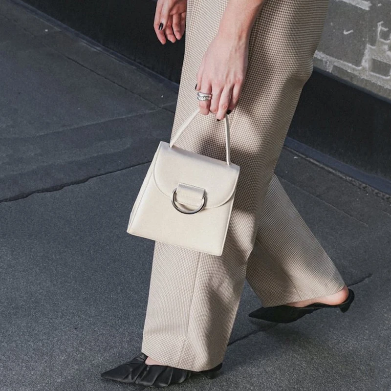 

BENVICHED autumn women pu bag 2019 Small crowd retro Crocodile grain slanting single shoulder handbag small square bag c255