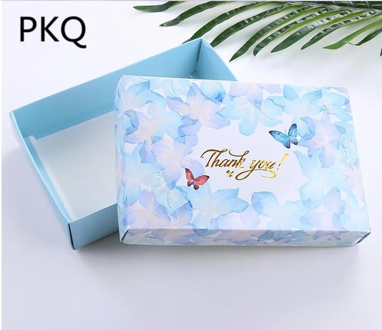 

2019 Hot Selling 20cs Cartoon Paper Packaging Box Fit For Clothing Accessories Scarf Wigs Pack Gift Box 18x12x4CM Large Lid Box