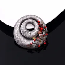 Изысканная элегантность необычная металлическая брошь пирсинг резьба ретро цвет натуральный камень брошь в форме морской раковины леди подарок C030