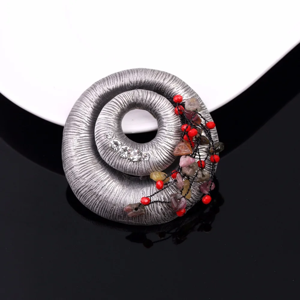 

2017 exquisite elegance irregular metal brooch piercing thread retro color natural stone shell brooch lady gift C030