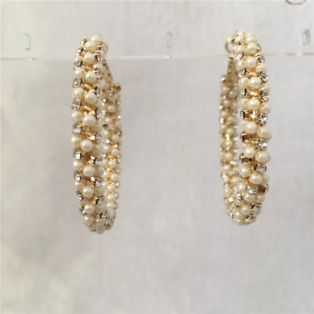 

LUXURY HANDMADE GIRLY GOLD COLOR HOOP WITH PEARL AND CLEAR STONE TWIST CLUTCH HOOP EARRING FOR WOMEN GIRL MOTHER
