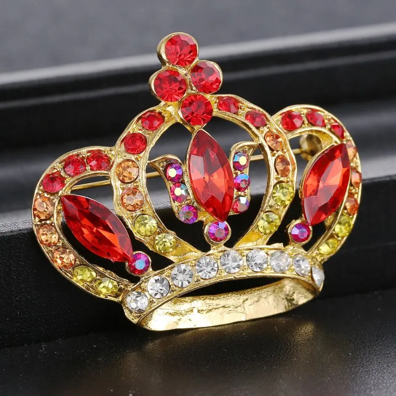 Корона с новым. Корона для девочки. Диадема тиара корона венец. Красивая женская корона. Корона эльзы из бисера.