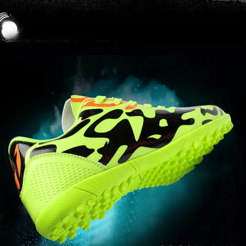 

Boy's Soccer shoes broken nails Youth Sneakers long nails slip wear-resistant casual sports shoes Students sports Training shoes