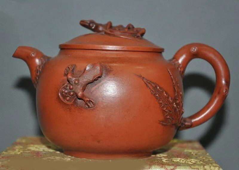 

old Chinese yixing zisha Pottery carving gecko statue Teapot tea set tea maker