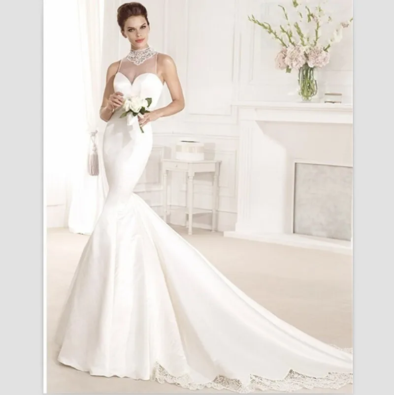 

Sexy Backless White Satin Mermaid Wedding Dresses New Long Train Lace Bride jordans 2017 With Bow Custom Vestido Noiva Sereia