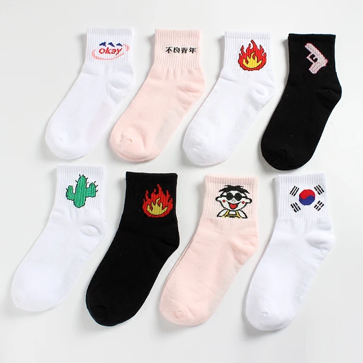 

Korean New Women and Men Socks Cotton Funny Dinosaur Gun Gun Fire Patterned Socks Creative Lovers Baseball Socks