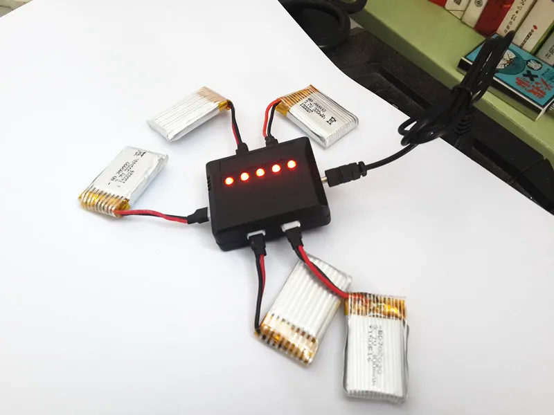 

Small Tarantula 1505 Battery For 1306 Udi U816 U830 DFD F180 RC Drone 3.7V 300mah Lipo battery + charger RC Helicopter Parts