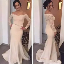Sexy Off-Shoulder Mermaid Long Sleeve Mother of the Bride Dresses Lace Appliques With Sash Button Back Mother's Dress