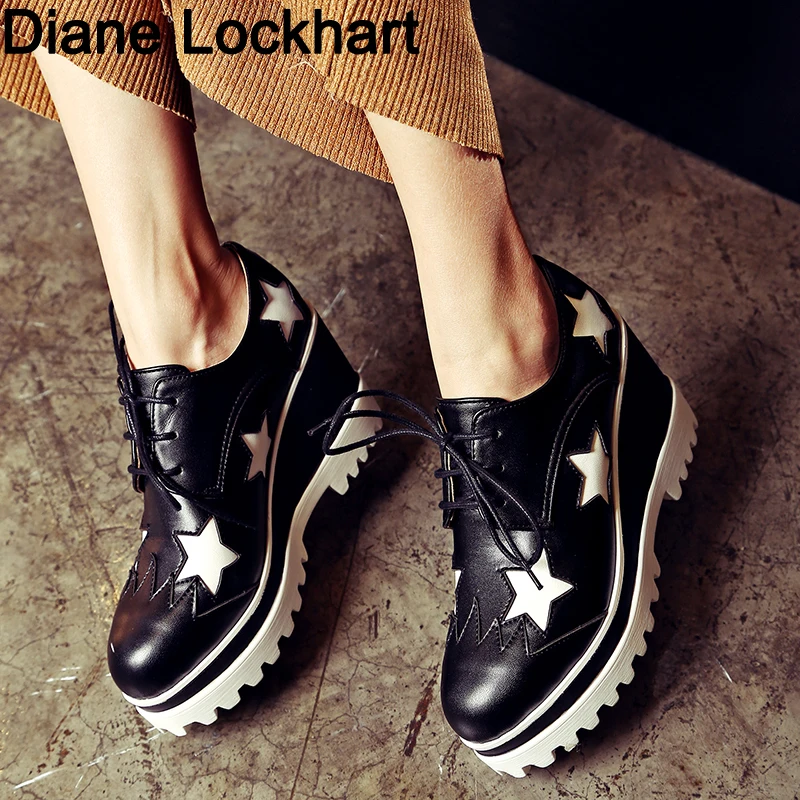 

2019 European Famous Brand Brogue Shoes Woman Spring Pentagram Oxford Platform Shoes Lace-Up Creepers Bullock Flats Size 42 43