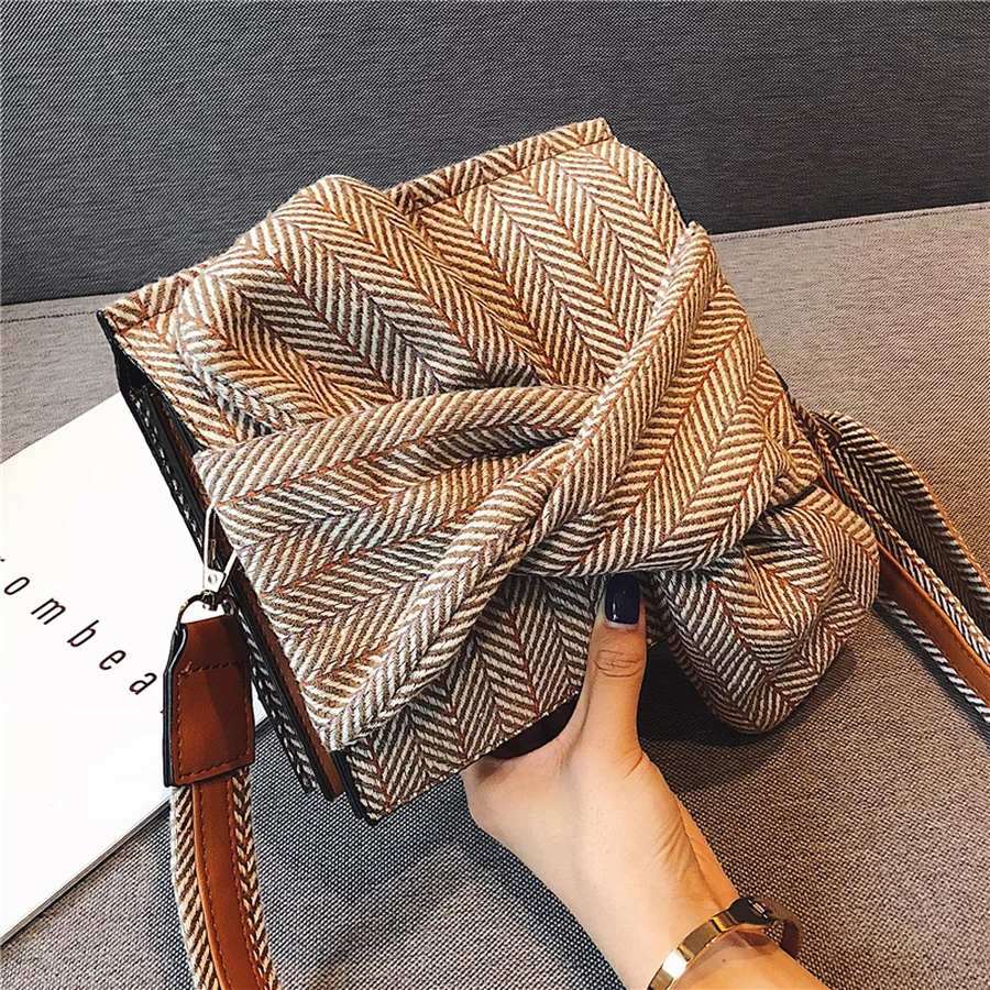 

MANFUNI Vintage Nylon Shoulder Bag for Women Korean Version of The Knotted Messenger Bag Ladies Plaid Small Square Bag