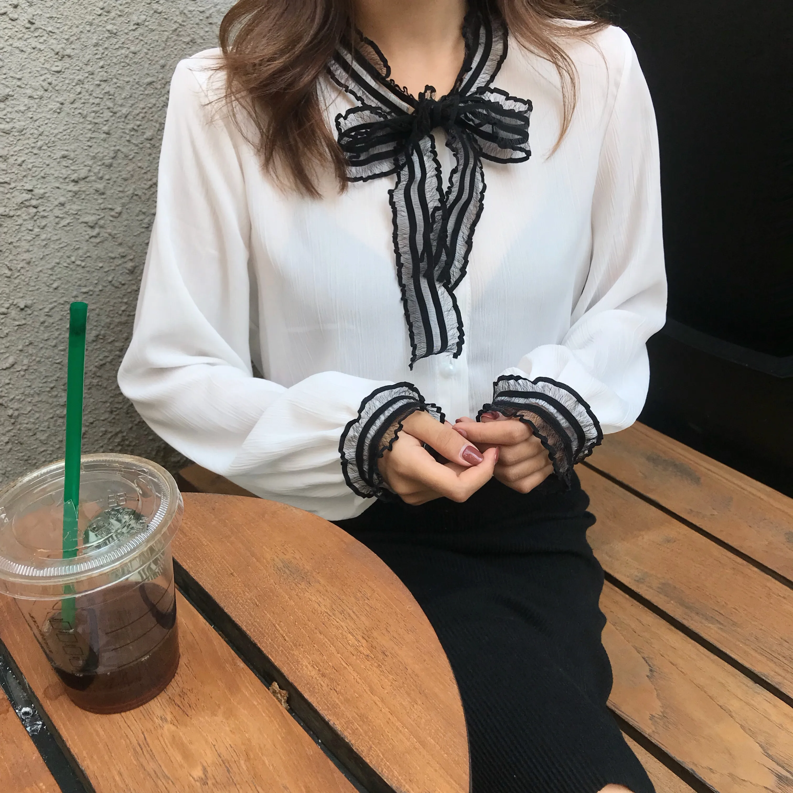 Chiffon para Mulheres Camisas Femininas Primavera Moda Arco Longo Lanterna Manga Elegante Confortável Feminino Lazer Único Breasted Doce Chique 17 High Quality Moda Feminina