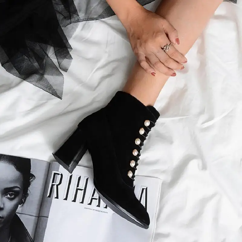 

Real Leather Pointed-toe Thick Heel Boots 2018 Autumn/Winter New Velvet Pearl Work/Party Boots Female Short Ankle Boots