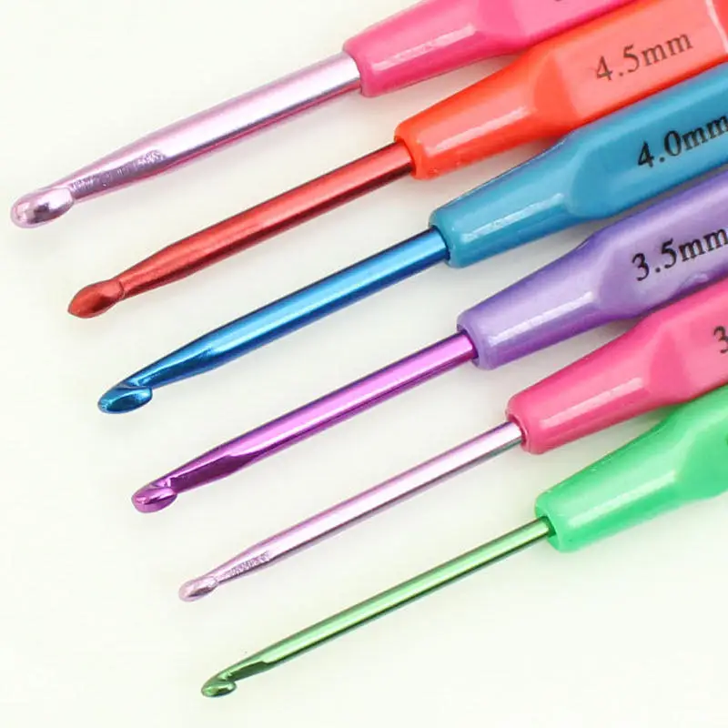 

6pcs 2.5-5.0mm Crochet Hook Set Aluminum Ergonomic Crochet Needles with Colorful Soft Rubber Grip Weave Craft Yarn Sewing Tools
