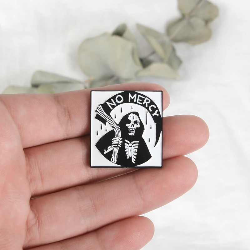 Темный мрачный жнец брошь No mercy серп Black Death Скелет значок эмаль Pin Готическая