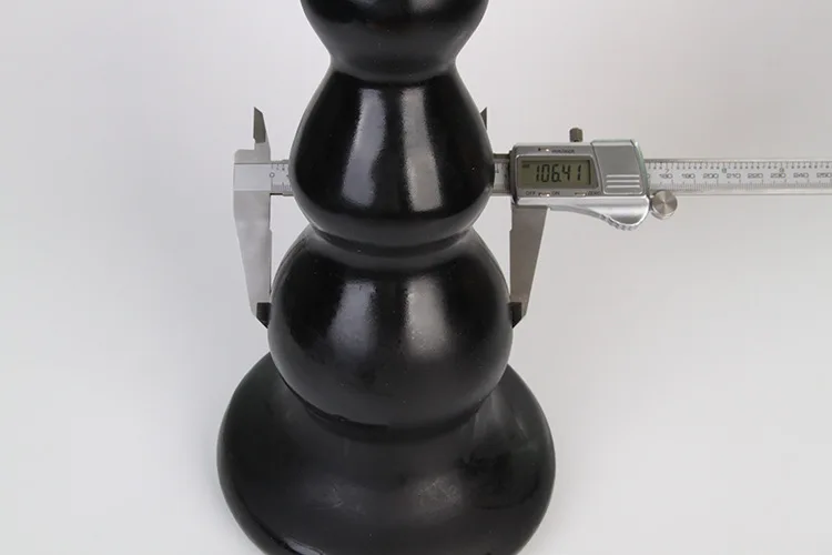 4 (8)