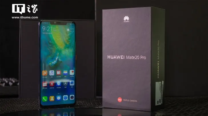 Смартфон HuaWei mate 20 Pro 4G LTE 8 ГБ ОЗУ 256 Гб ПЗУ Kirin 980 Android 9,0 6,3" 3120x1440 40.0MP IP68 NFC