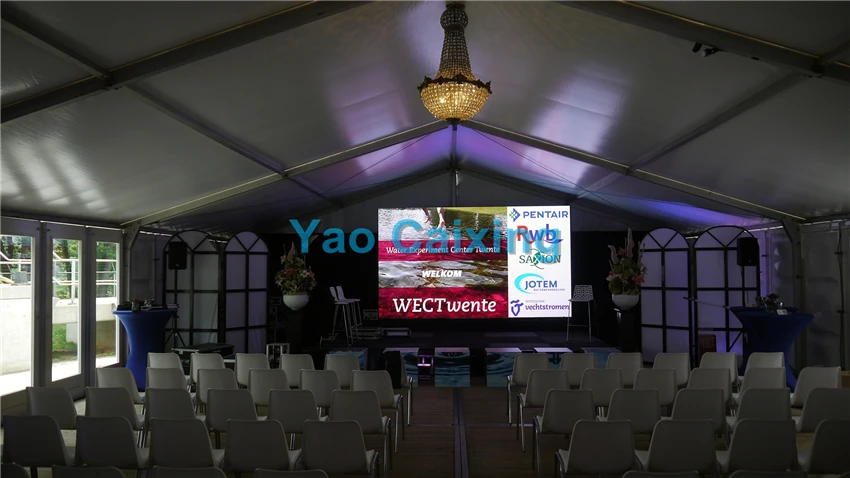 groot-led-scherm-presentatie-twente-enschede-gelderland
