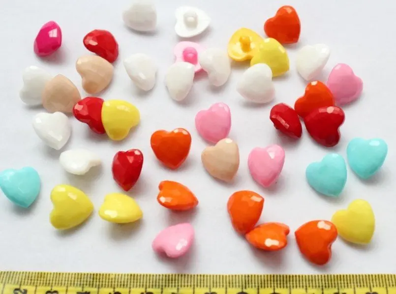 1200 шт радужные пластиковые пуговицы со стойками сердца смешанных цветов 15 мм-LK0046