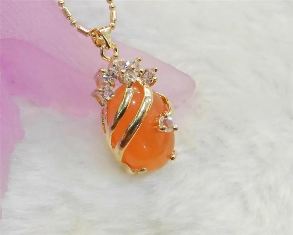 

Orange Exquisite golden color 13x18mm Oval Mexican Opal Gems Pendant Necklace AA 5.27