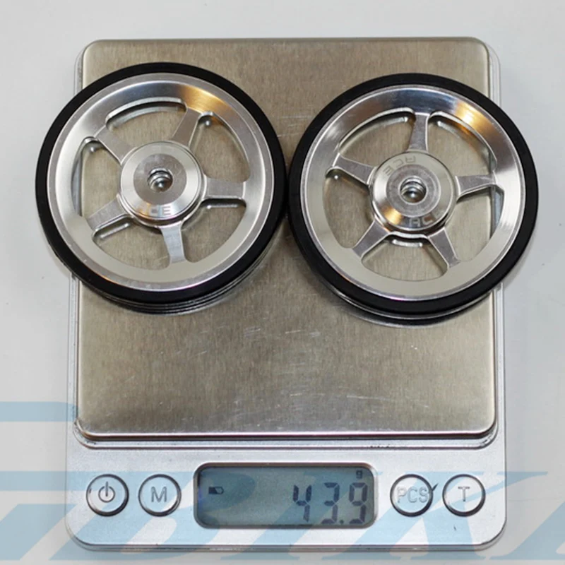 Top 2pcs Alloy Easy Wheels Easywheel Titanium Bolts For Brompton 3sixty Folding Bike Easy Wheel Super Light Weight 4