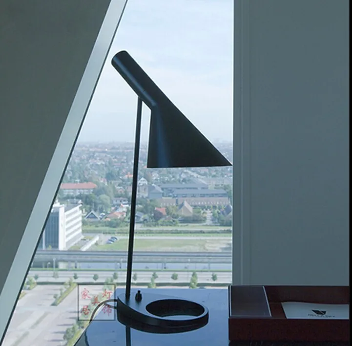 desk lamp