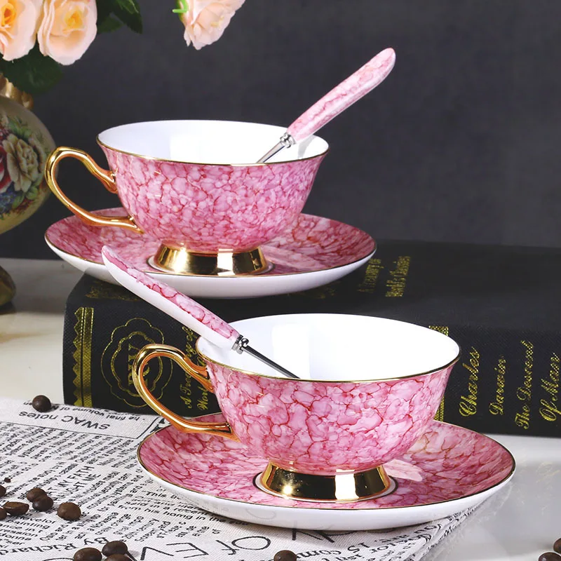 

Europe style coffee cup set Pink Luxury bone china tea cups and saucers Teatime afternoon tea party home wedding Drinking ware