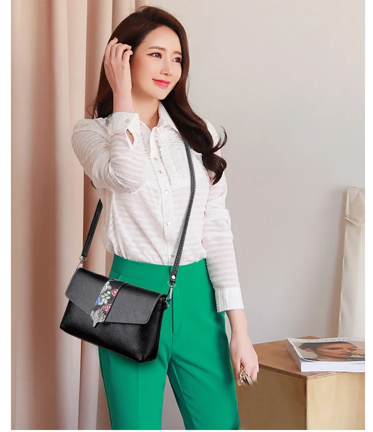 Women's Vintage Floral Printing Messenger Bag Female Black Brown Red Crossbody Flap bag Women Fashion Small Phone Purse Handbags (15)