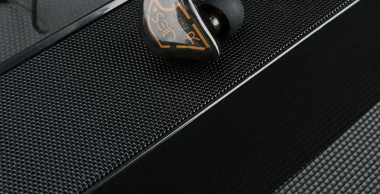 x62_two_unit_Earphone_45