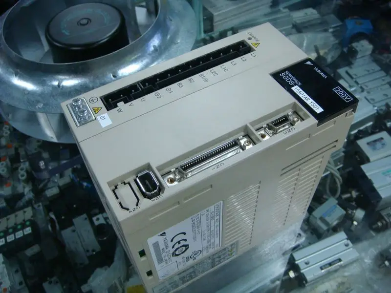 

[SA] Positive! SGDS-15A01AR Y501 1.5KW - servo driver physical condition good