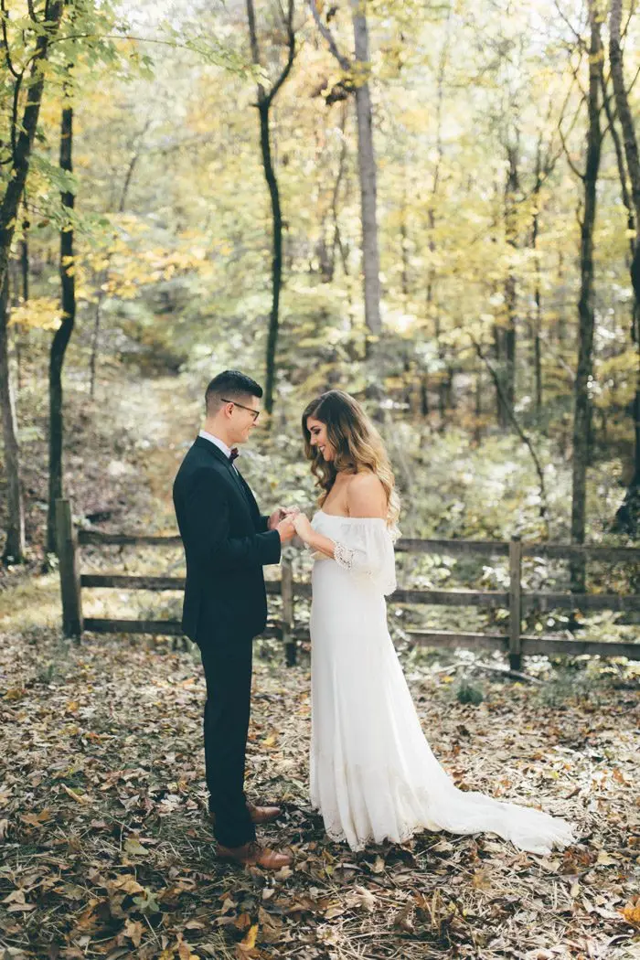 this-oakleaf-cottage-wedding-perfectly-nails-free-spirited-sophistication-amber-phinisee-31-700x1050