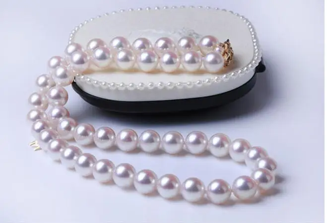 

round AKOYA 8.5-9mm WHITE pearl necklace 18inch K