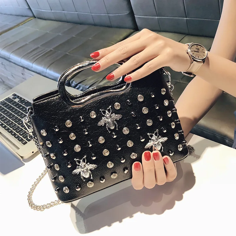

Hot Autumn Women's Single Shoulder Oblique Cross Handheld Korean Edition Fashion Rivet Bee