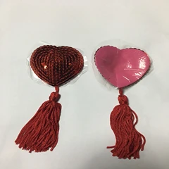 Сексуальные Sequin Tassel Heart-shaped self-липкие накладки на соски/Sequin нагрудные страсти - Цвет: Red with Red tessel