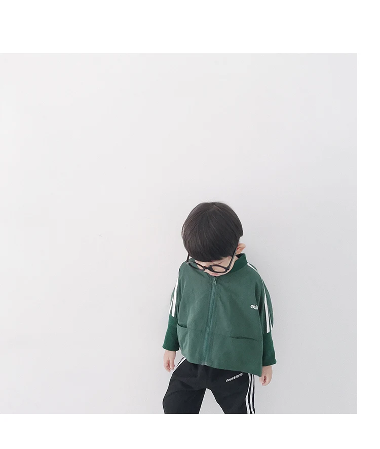 Корейский стиль моды Мальчики боковой полосой Длинные рукава стенд воротник Бейсбольные куртки детские свободные пальто на молнии детская верхняя одежда