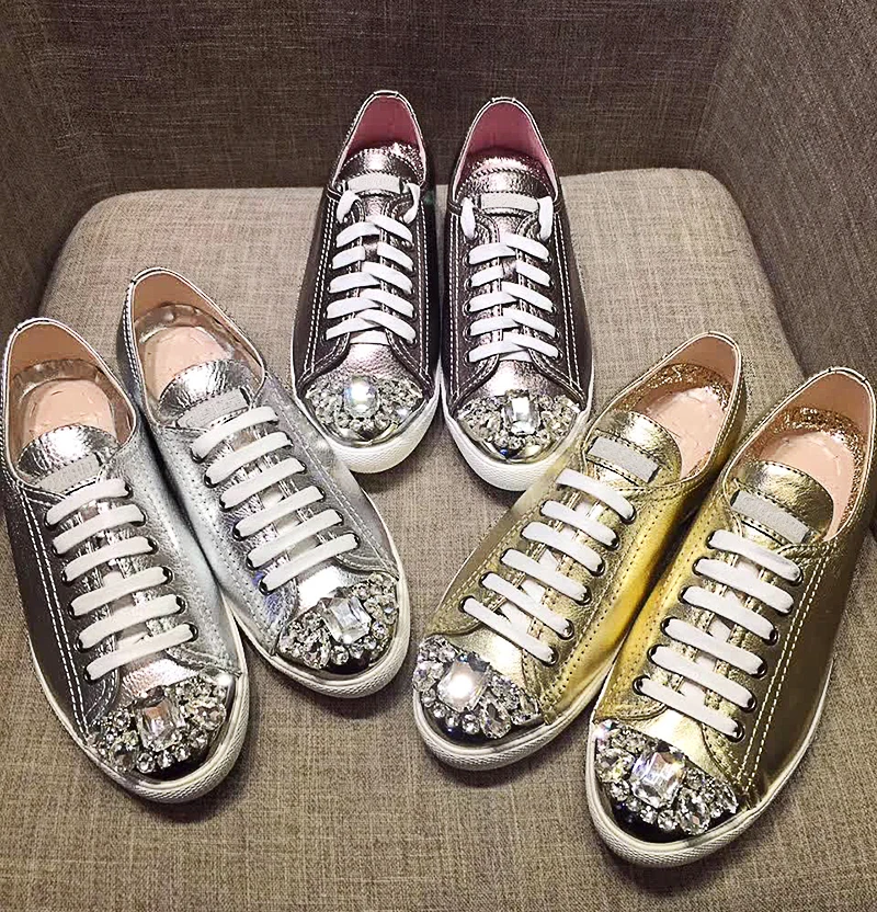 

Glitter Crystal Embellished Round Toe Woman Flats Lace Up Woman Shoes Brand Chic Sneakers Women Low Top Gold Silver Shoes Women