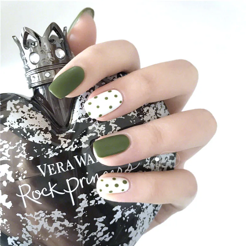 24Pcs Artificial nails with glue Cute Dot Design Green Short Square Artificial Full Cover Nail Tips Sweet Girls Faux Ongle DL