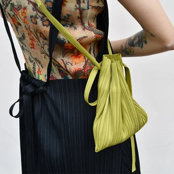 

Bags for women Original designer models one shoulder portable pleated women's bag