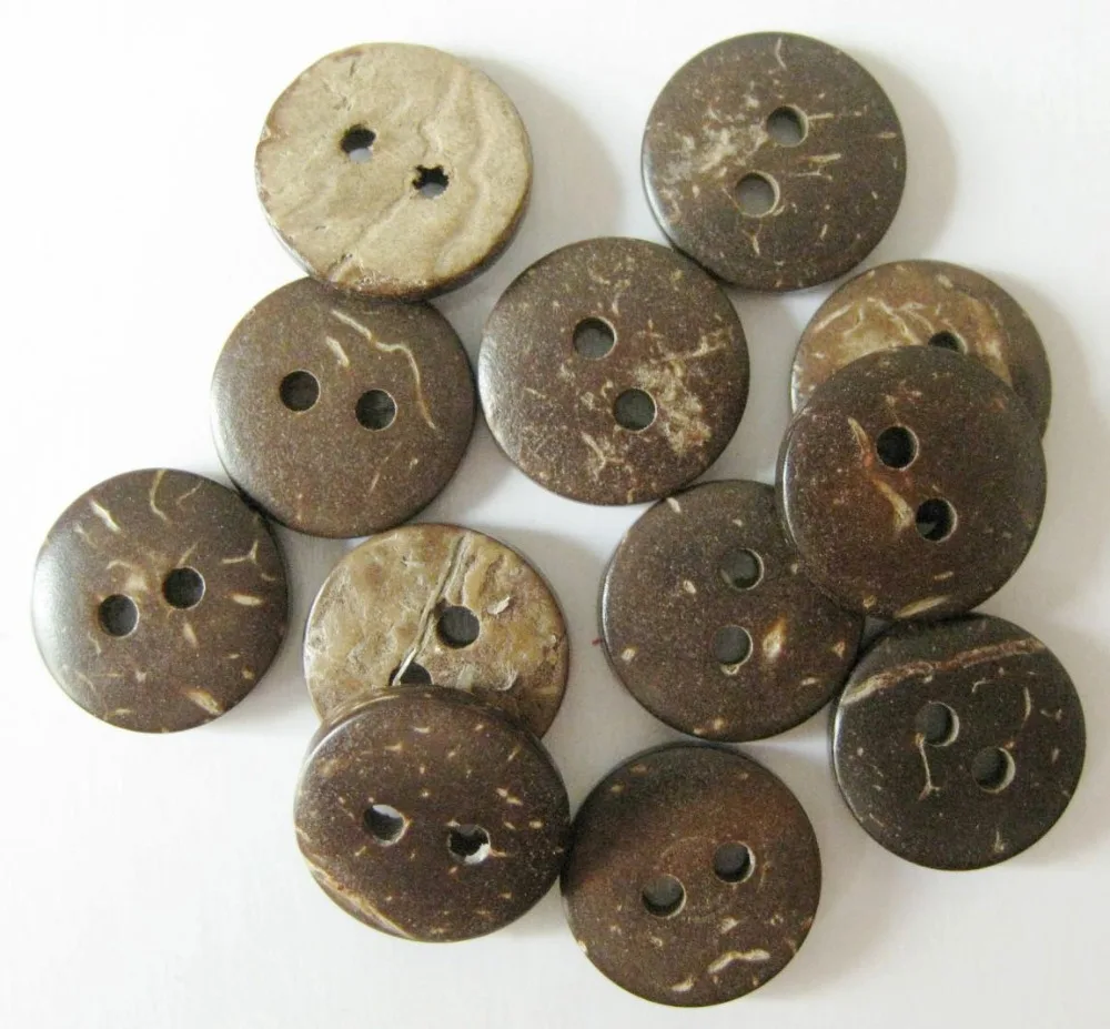 100pcs 18mm 2 holes natural round coconut button wood cute cartoon wooden buttons Sewing Buttons