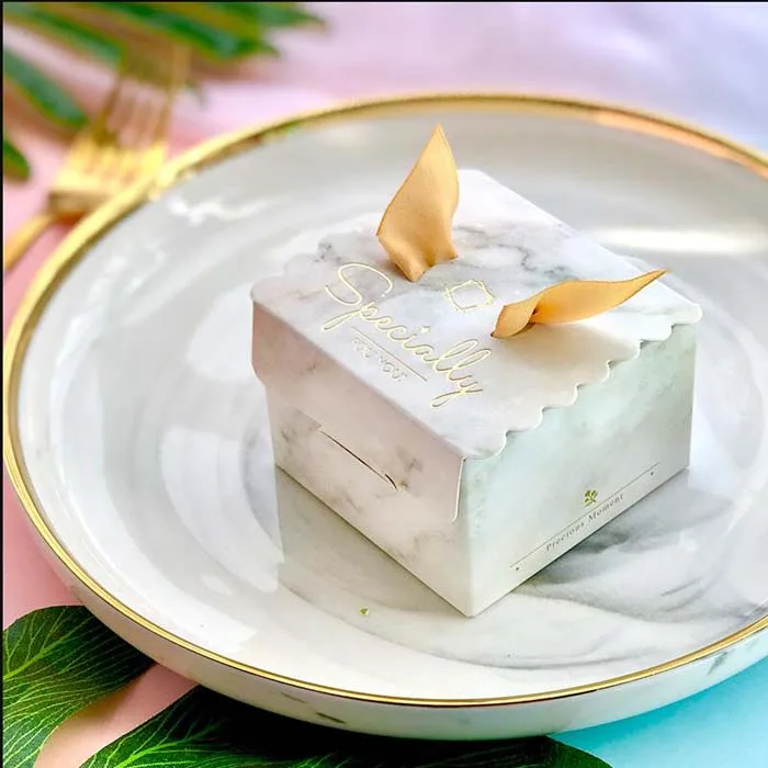 100 шт./50 шт. свадебный подарок Коробки Бумага Cake Box Baby Shower пользу Коробки конфеты коробка с лентой